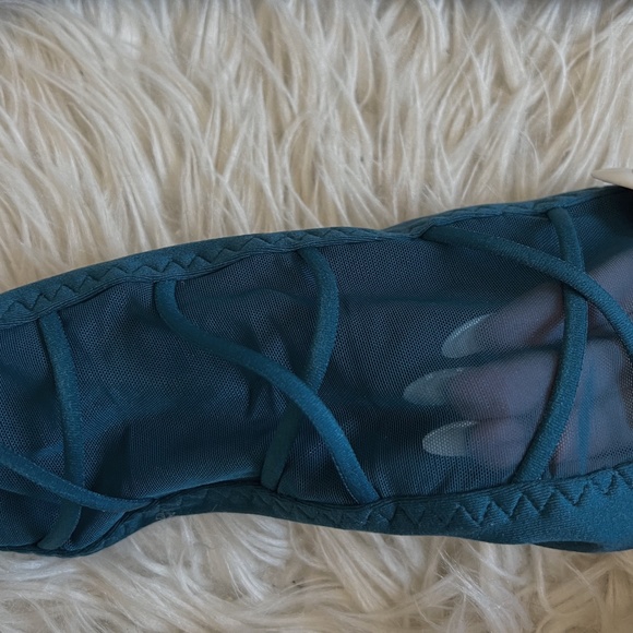 Victoria Secret Sport Teal Mesh Tights - Picture 3 of 3